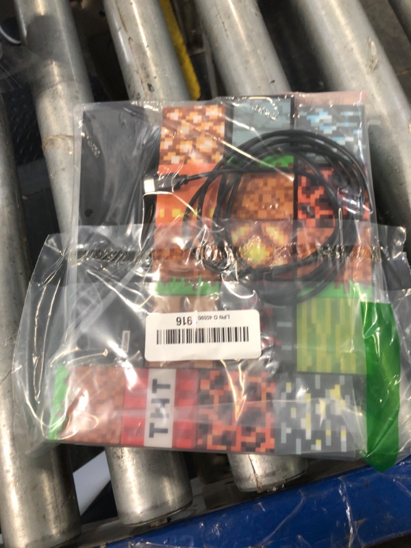 Photo 1 of Paladone Minecraft Building Block Night Light – Officially Licensed LED Lamp for Boys’ Bedrooms, Gaming Decor & Gifts – Fun Minecraft Room Accessory