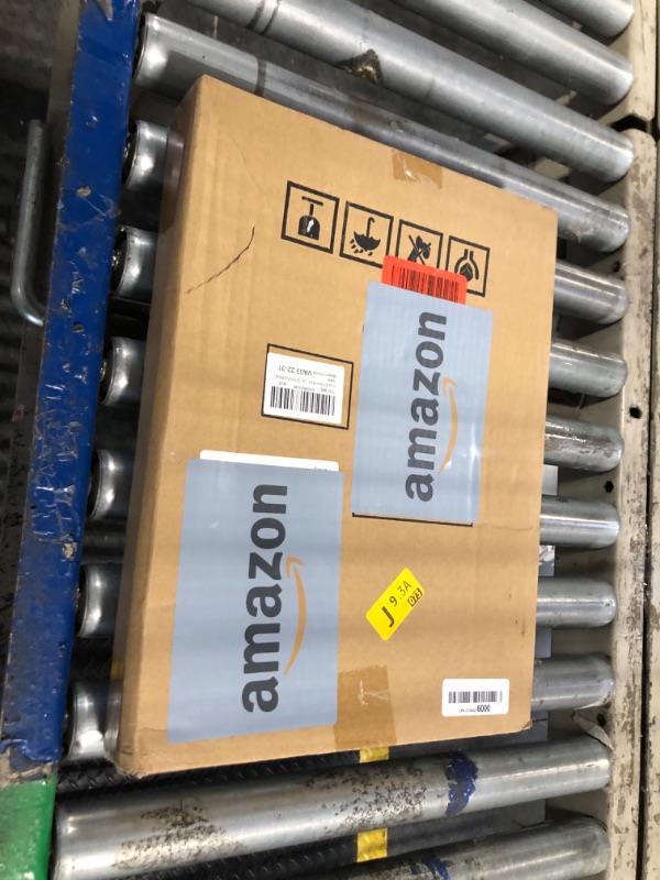 Photo 1 of ***MISSING TH EMIDDLE PIC SEE PICS***Visual Art Decor Black and Gold Love Decor Grey & Gold Hugging Couple Bedroom Wall Decor Picture Art Prints Framed Canvas Print (White, 12x16inchx3 Pieces)