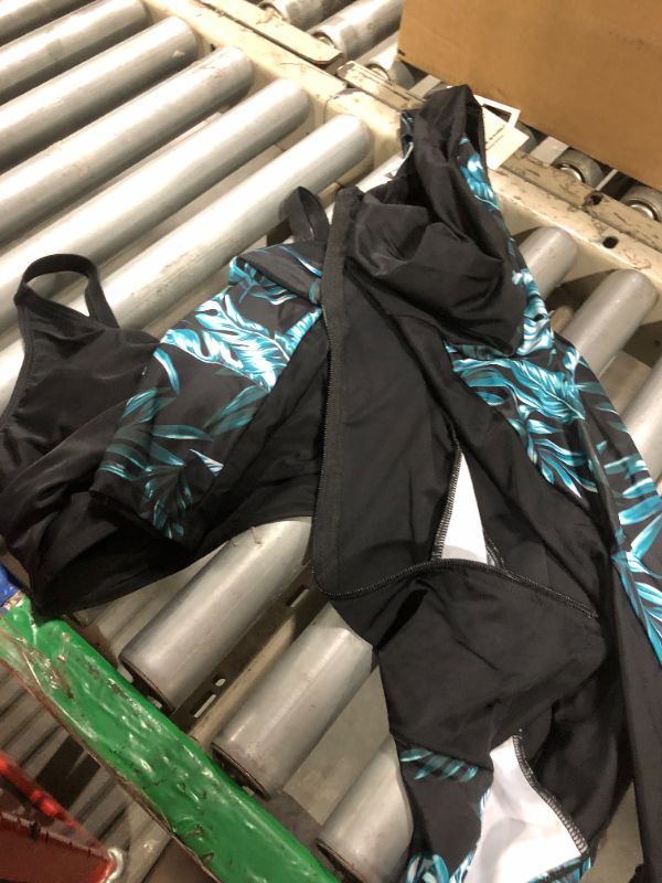 Photo 1 of ** MISSING BOTTOMS ** Rash Guard Swimwear Set for Women Long Sleeve 3 Piece UPF 50+ Surfing Swim Shirts with Built in Bra Green Leaves S