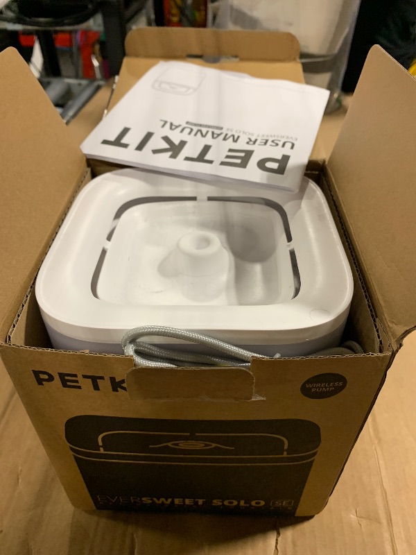 Photo 1 of (SPARE PARTS) PETKIT New Cat Water Fountain with Wireless Pump, Ultra Quiet 65oz/1.85L Pet Water Fountain for Cats and Dogs Inside, Detachable Design Easy to Clean and Assemble, Filters Included