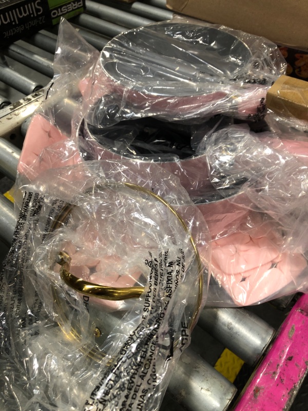 Photo 1 of *****There are only three pieces and a cover.*************Paris Hilton Epic Nonstick Pots and Pans Set, Multi-layer Nonstick Coating, Tempered Glass Lids, Soft Touch, Stay Cool Handles, Made without PFOA, Dishwasher Safe Cookware Set, 12-Piece, Pink