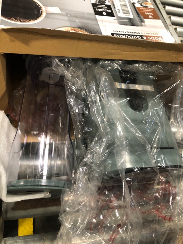 Photo 1 of ***Missing Ninja Pod Adapter***
Ninja Pods & Grounds Specialty Single-Serve Coffee Maker, K-Cup Pod Compatible, Built-In Milk Frother, 6-oz. Cup to 24-oz. Travel Mug Sizes, Iced Coffee Maker, 1550 watts, Sage Green, PB051SG. 