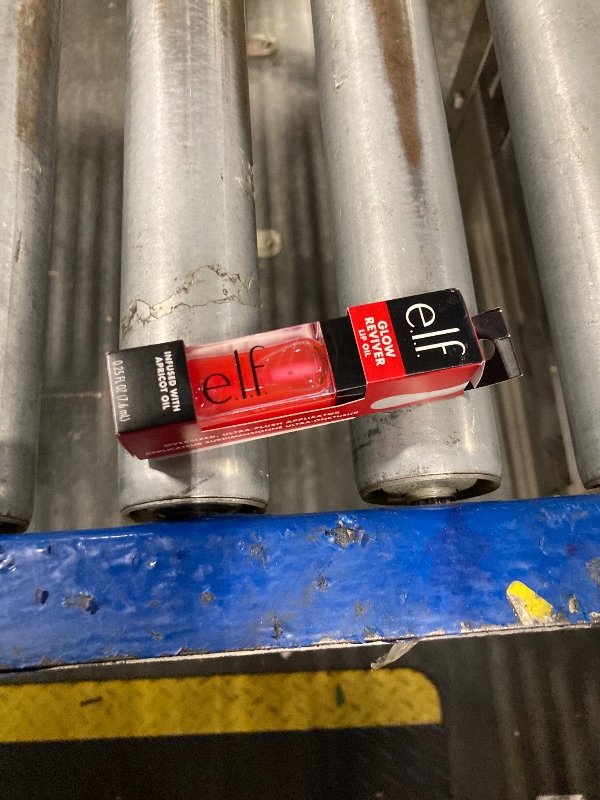 Photo 1 of e.l.f. Glow Reviver Lip Oil, Nourishing Tinted Lip Oil For A High-shine Finish, Infused With Jojoba Oil, Vegan & Cruelty-free, Red Delicious