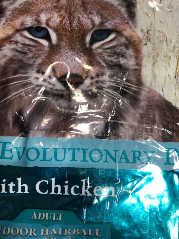 Photo 1 of ***BAG HAD MINOR TEAR***Blue Buffalo Wilderness High-Protein, Grain-Free Natural Dry Food for Adult Cats, Indoor Hairball Control, Chicken, 11-lb. Bag