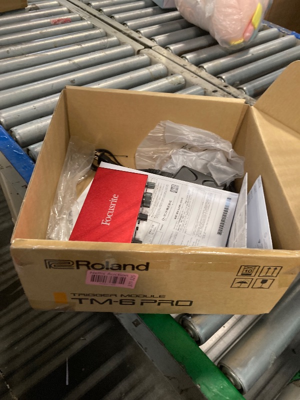 Photo 1 of (SPARE PARTS) Focusrite Scarlett 2i2 3rd Gen USB Audio Interface for Recording, Songwriting, Streaming and Podcasting — High-Fidelity, Studio Quality Recording, and All the Software You Need to Record