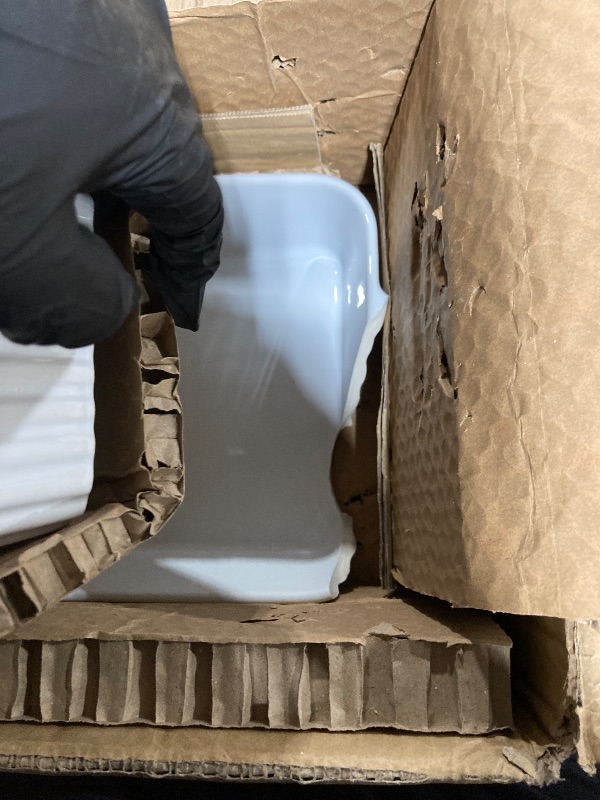 Photo 1 of ****BROKEN LARGE DISH************MALACASA Casserole Dishes for Oven, Porcelain Baking Dishes, Ceramic Bakeware Sets of 4, Rectangular Lasagna Pans Deep with Handles for Baking Cake Kitchen, White (9.4"/11.1"/12.2"/14.7