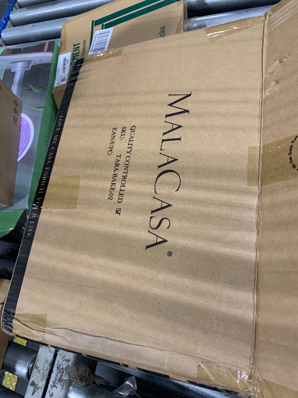 Photo 1 of **ONLY ONE PIECE**MALACASA Casserole Dishes for Oven, Ceramic Baking Dishes Set of 3, Baking Pan Casserole Dish Set, Rectangular Lasagna Pan Deep with Handles for Baking, Khaki White (14.5''/13''/10.5''), Series TARA