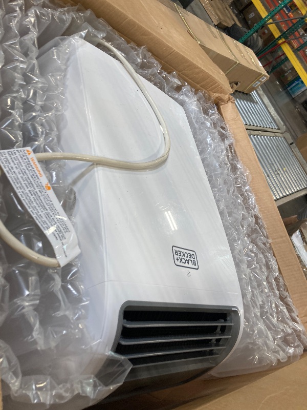 Photo 1 of ****SALES PARTS******BLACK+DECKER Smart Portable Air Conditioner, 14,000 BTU (10,200 BTU SACC) for Rooms up to 700 Sq. Ft., Smart Portable AC with Follow Me Remote and Window Kit, BPACT14WT, White ** VERY USED***