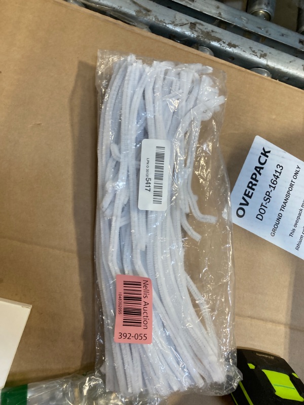 Photo 1 of 100 Pieces  Cleaners Chenille Stem, Solid Color Pipe Cleaners Set for Pipe Cleaners DIY Arts Crafts Decorations, Chenille Stems Pipe Cleaners (White)