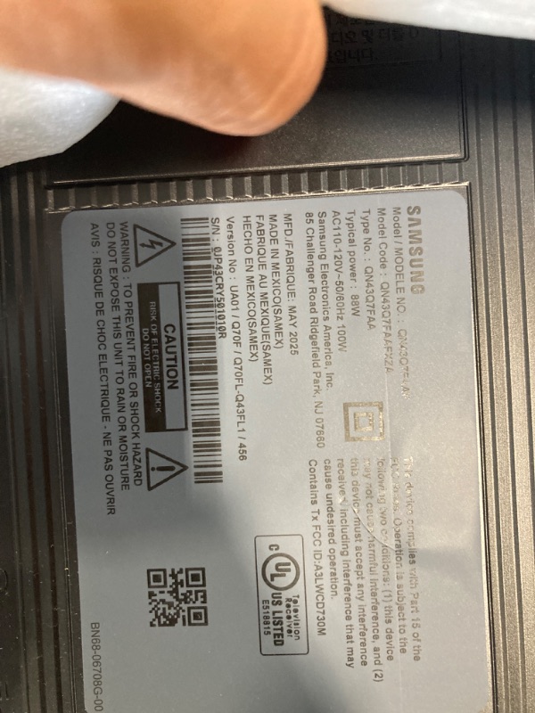 Photo 1 of **PARTS ONLY**SCREEN IS DAMAGED**Samsung 43-Inch Class QLED Q7F Series Samsung Vision AI Smart TV (2025 Model, 43Q7F) Quantum HDR, Object Tracking Sound Lite, Q4 AI Gen1 Processor, 4K upscaling, Gaming Hub, Alexa Built-in