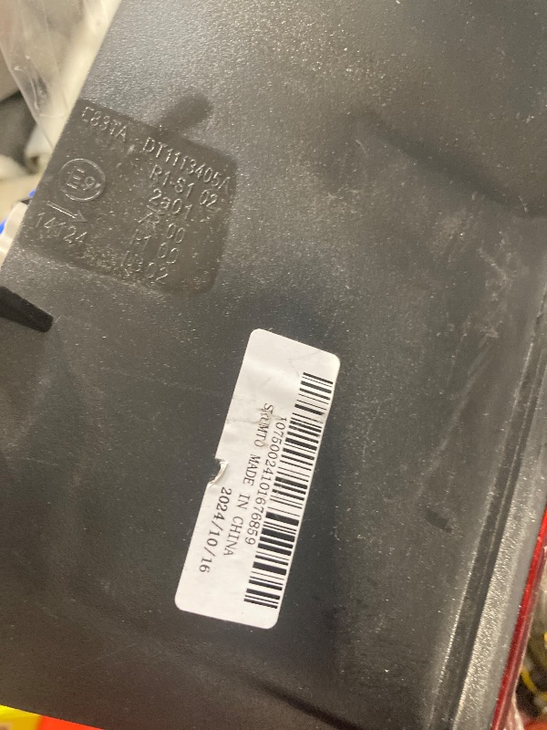 Photo 1 of 10750024101676859 tail light