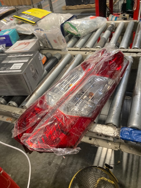 Photo 1 of 10750024101676859 tail light