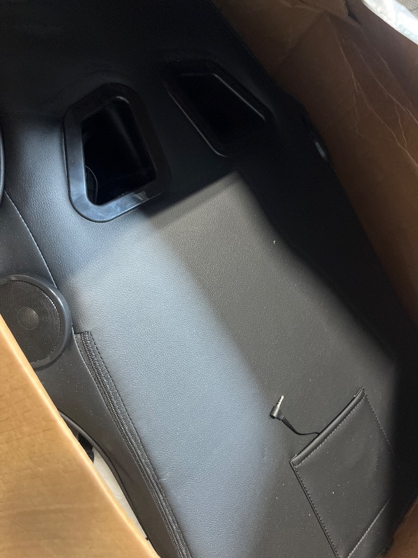 Photo 1 of *** USED AND MISSUING PARTS ***GTRACING Gaming Chair with Footrest Speakers Video Game Chair Bluetooth Music Heavy Duty Ergonomic Computer Office Desk Chair