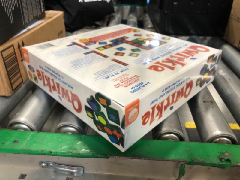 Photo 1 of ** SEALED**
Mindware Q-Bitz Pattern Matching Fun Board Games for Family Game Night | Ages 8 and up 2-4 Players