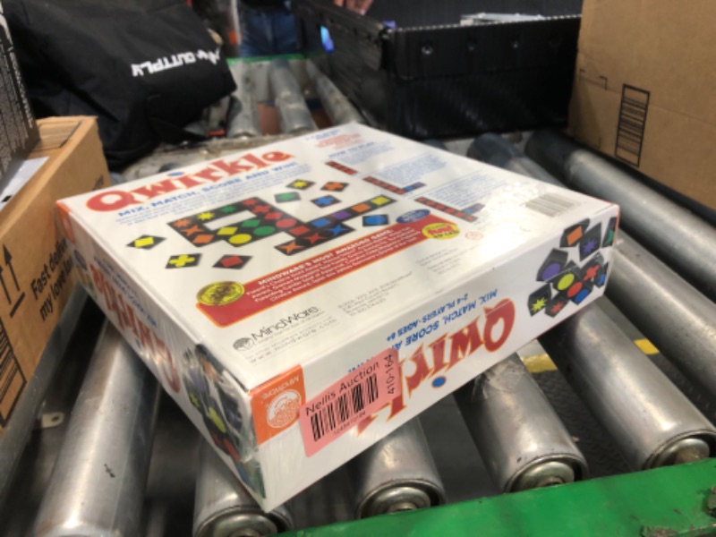 Photo 1 of ** SEALED**
Mindware Q-Bitz Pattern Matching Fun Board Games for Family Game Night | Ages 8 and up 2-4 Players
