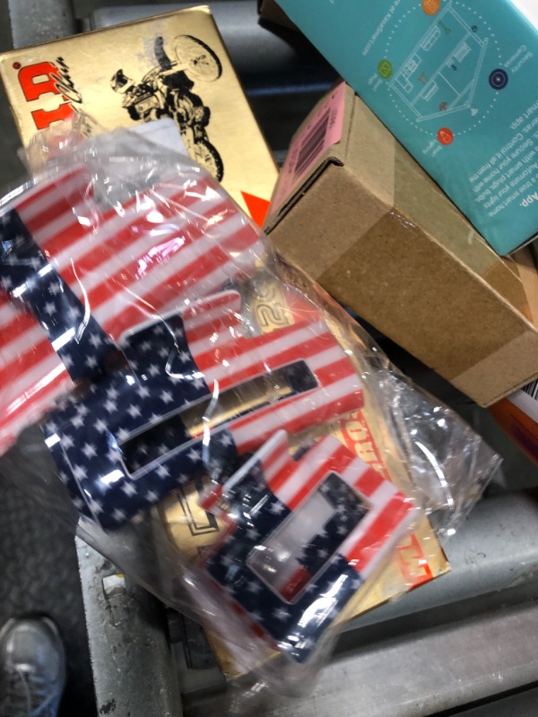 Photo 1 of **MISSING BIGGEST CLIP** Beleda 3Pcs American Flag Hair Claw USA Patriotic Hair Clips - Red, White, Blue Party and Election Supporter Accessories