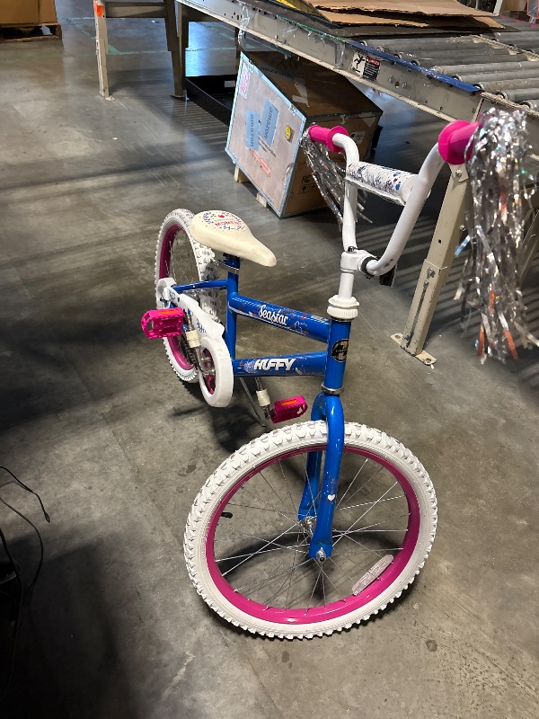 Photo 1 of **FINAL SALE/MINOR SCRATCH**20IN SEA STAR BIKE
