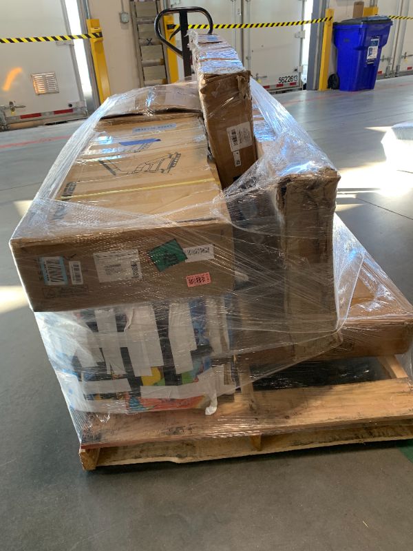 Photo 1 of **No Return****No Return****No Return****No Return****No Return****No Return**
1) HTG H2OGO! 19'8" X 12'4" X 8'8" WILD TIDE MEGA WATER PARK (53368E)
2) GARVEEHOME RECLINER CHAIR, ELECTRIC ADJUSTABLE PU LEATHER RECLINERS HOME SEATING WITH REMOTE CONTROL, M