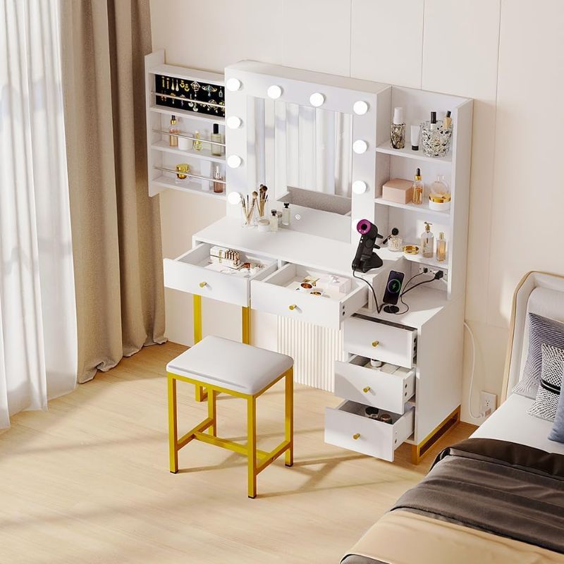 Photo 1 of **No Return**No Return**No Return**No Return**No Return**No Return**No Return**
1) FDW DINING CHAIRS SET OF 4, DINING ROOM CHAIRS KITCHEN CHAIRS,SIDE PU CUSHION CHAIRS WITH WATERPROOF SURFACE AND WOOD LEGS,FOR KITCHEN RESTAURANT AND LIVING ROOM,LEATHER BR