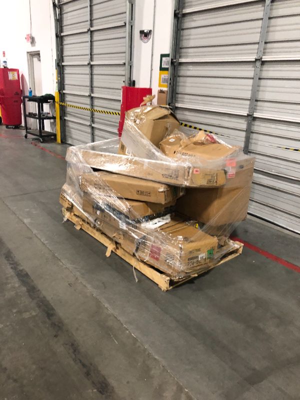 Photo 1 of **No Return**No Return**No Return**No Return**No Return**No Return**
1) FAVSH TWIN SIZE DAYBED W/TRUNDLE, VELVET UPHOLSTERED SOFA BED WITH AND CHANNEL TUFTED BACKREST & WOOD SLAT SUPPORT FOR BEDROOM LIVING ROOM GUEST ROOM, PINK**missing parts**
2) HIDSLIV