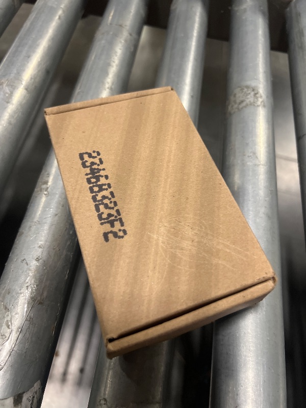 Photo 1 of Gillette Venus Womens Razor Blade Refills, Venus Extra Smooth 4 Count and Venus Deluxe Smooth Sensitive 2 Count, 6 Total Refills