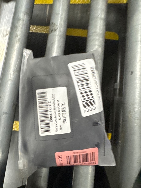 Photo 1 of G Gradual Men's Athletic Running Shorts with Zipper Pockets Quick Dry 7"/ 5"/ 9" Workout Gym Shorts for Basketball Hiking(Black,7XL)