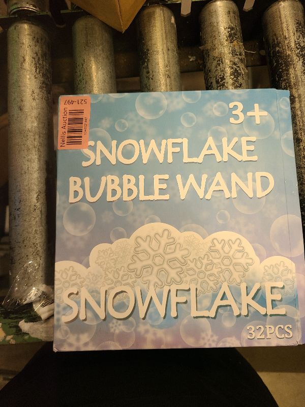 Photo 1 of 32 Pcs Snowflake Bubble Wand Bulk for Kids, 4 Color Mini Snowflake Party Favor, Valentine's, Goody Bag Stuffers, Classroom Exchange Prizes, Birthday Gift, Pinata, Winter Themed Toy for Girl Boy