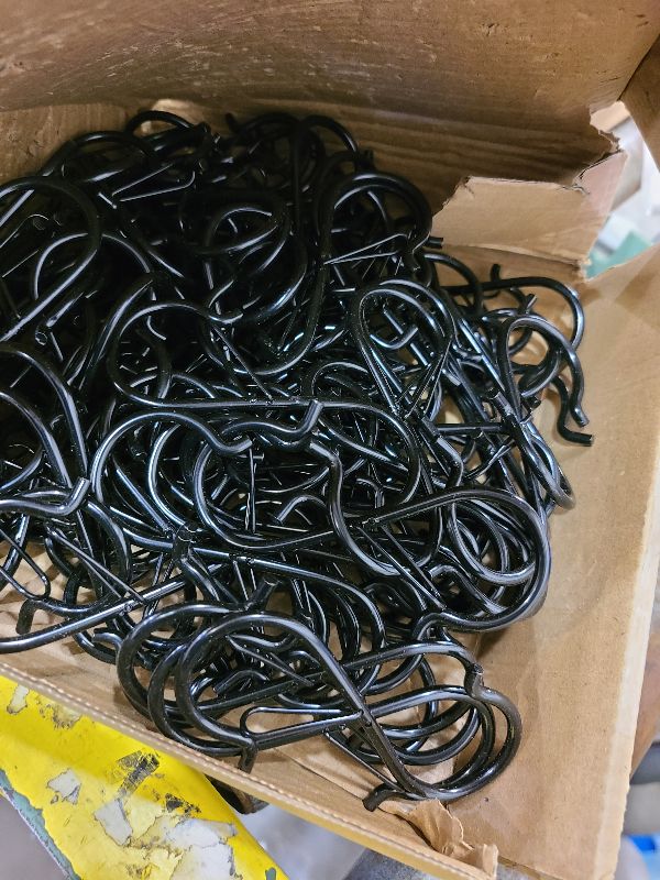 Photo 1 of 100pcs RC Body Clips Bent Springy R Pins Bent for 1/8 1/10 1/12 Car Truck Crawler Buggy Shell Replacement (Black)