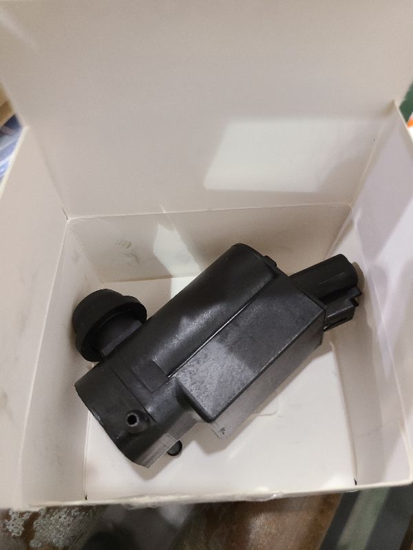 Photo 1 of ACROPIX Windshield Washer Motor Pump Fit for Toyota Highlander for Scion XB - Pack of 1 Pcs Black