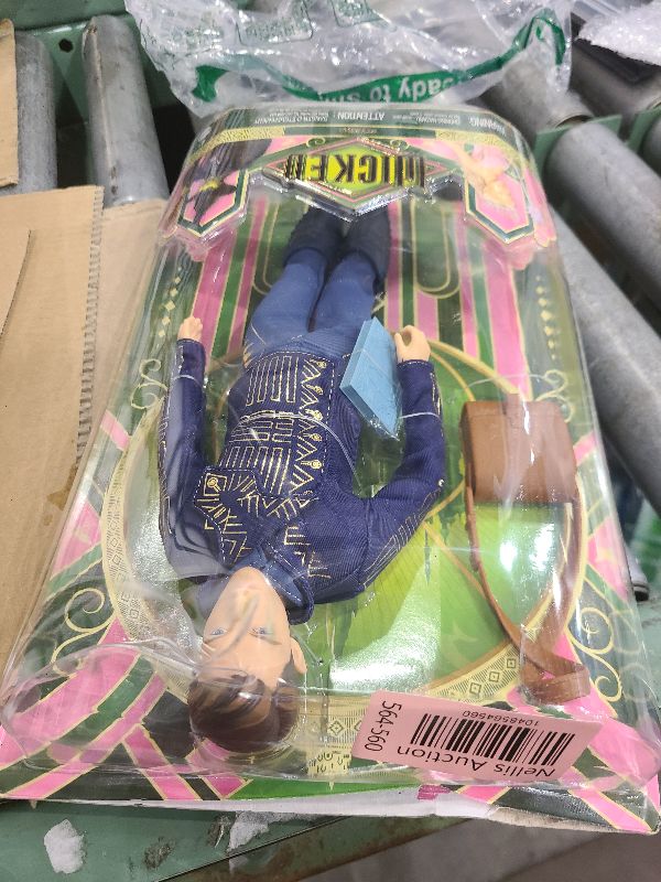 Photo 1 of Hot Wheels Monster Trucks Snake Bite, Leading Legends 4/7, Includes Crushed Car, Diecast