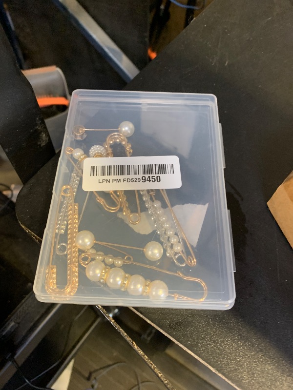 Photo 1 of 10 Crystal Waistband Pins Fashion Brooch Sweater Shawl Clips Retro Rhinestone Pearl Brooch Pins for Women Girls Costume Accessory