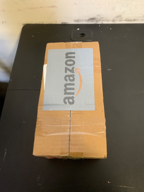 Photo 1 of 100 Pack 5 x 5 inch Clear Plastic Disposable Clamshell Container,Hinged Take Out Clamshell Dessert Container with Lid Takeout Tray Disposable Food Clamshell Containers for Dessert,Cakes,Sandwiches