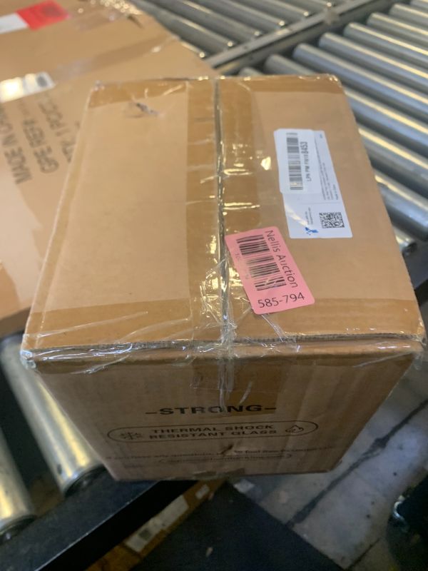 Photo 1 of *IMPERFECT** HOMBERKING 4 Pieces 63oz/8cup Large Glass Food Storage Containers with Lids, Meal Prep Containers, Airtight Bento Boxes with Leak Proof Locking (2 Containers + 2 Lids) - Microwave, Oven Safe