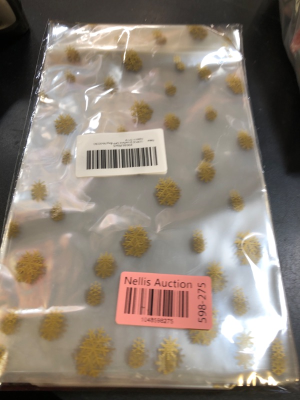 Photo 1 of 100 Pcs Christmas Cellophane Bags Snowflake Goodie,Lemonfilter 7 x 11 inch Clear Goodie Cellophane Treat Bags,Clear Gift Bags with Twist Ties for Cookies,Cello Candy Bags for Christmas Party Supplies