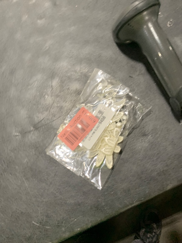 Photo 1 of 1 Pairs of Three-Dimensional Flowers Embroidered Water-Soluble Lace on Flower DIY Wedding Dress Headwear Accessories (Champagne Color)