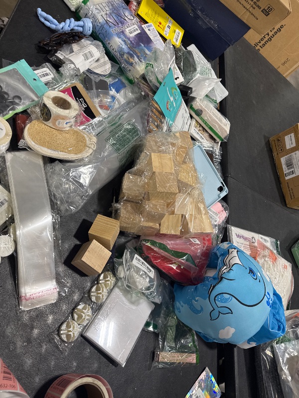 Photo 1 of box lot misc items