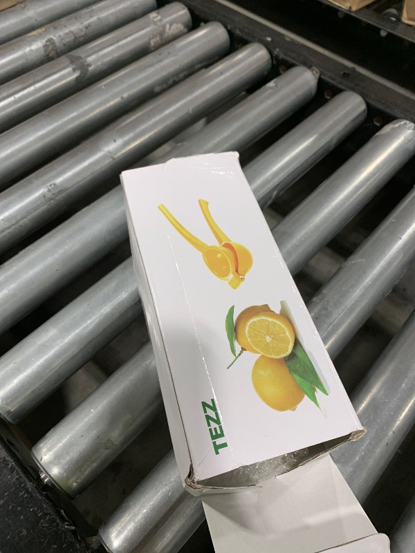 Photo 1 of TEZZ Extra Large Citrus Squeezer, Premium Heavy Duty Mental Handhelp Juicer for Lemon, 3.5 Inch Hand Press Lemon Juice Squeeze, Lime Squeezer Bar Tool, Manual Citrus Press