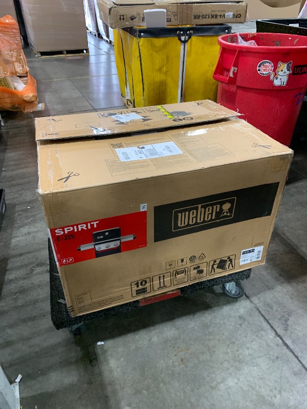 Photo 1 of Weber SPIRIT 3-Burner Grill E-325 Liquid Propane Black