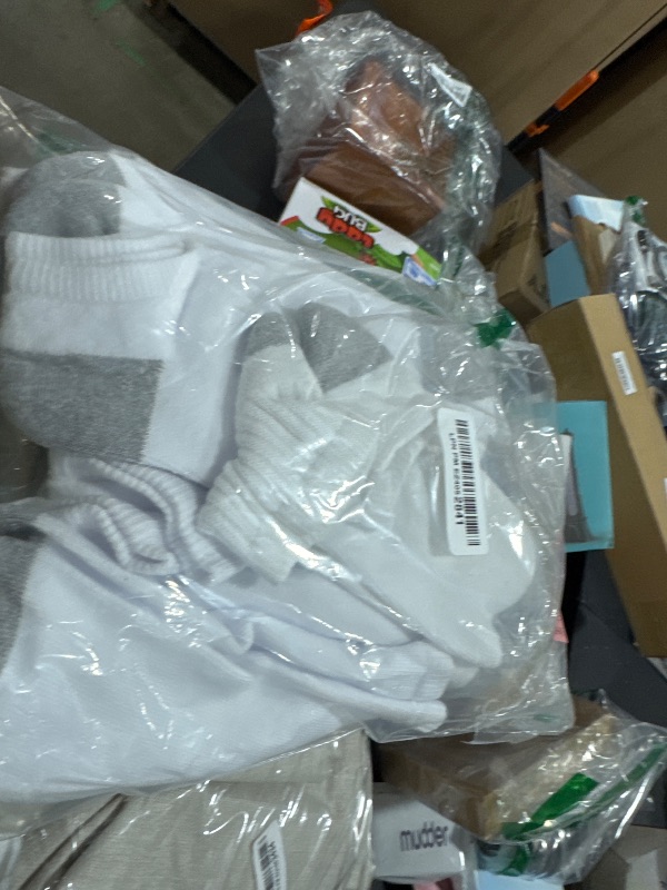 Photo 1 of Amazon Essentials Men's Performance Cotton Cushioned Breathable Athletic No-Show Sports Socks, 10 Pairs, White, 8-12