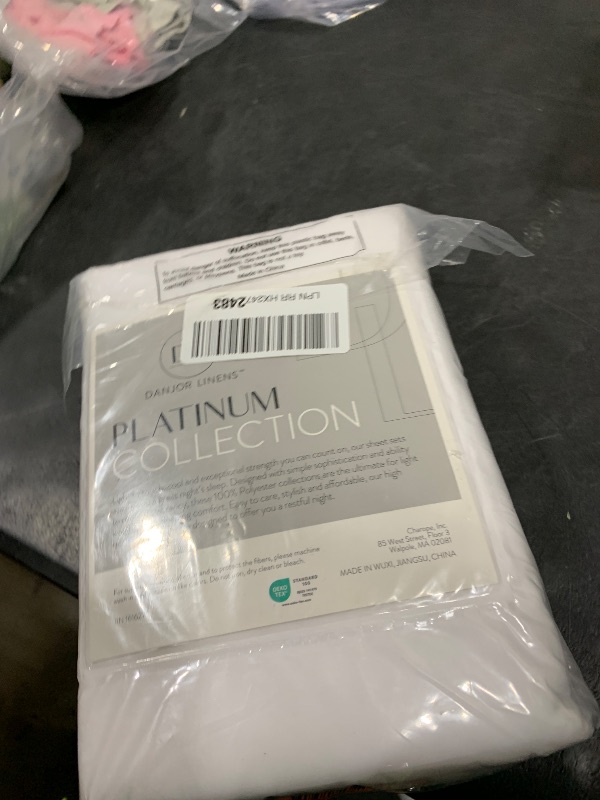Photo 1 of Danjor Linens Bed Sheet Set Twin XL for College Dorm Room, Back to School Items, Sheets with 2 Pillowcases, Lightweight Brushed Microfiber Deep Pockets, 4 Piece Bedding Sets, White