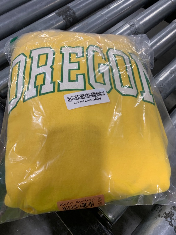 Photo 1 of Vintage Oregon Men Oregon Women Retro Green Yellow Throwback Pullover Hoodie