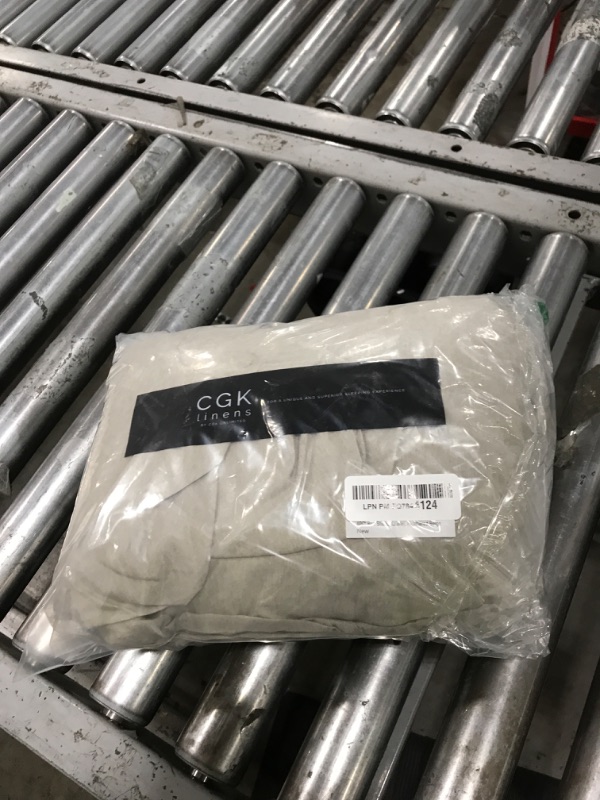 Photo 1 of Queen Size 4 Piece Sheet Set - Comfy Breathable & Cooling Bed Sheets Set - Hotel Luxury Bedding for Women, Men, Kids, Teens, Boys & Girls - Deep Pockets, Soft & Wrinkle Free - Beige (Heathered Sheets)