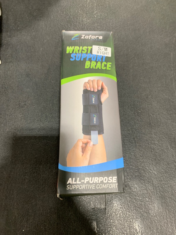 Photo 1 of Carpal Tunnel Wrist Brace Night Support and Metal Splint Stabilizer [Single] - Helps Relieve Tendinitis Arthritis Carpal Tunnel Syndrome Pain - Reduces Recovery Time for Men Women - Right (S/M)