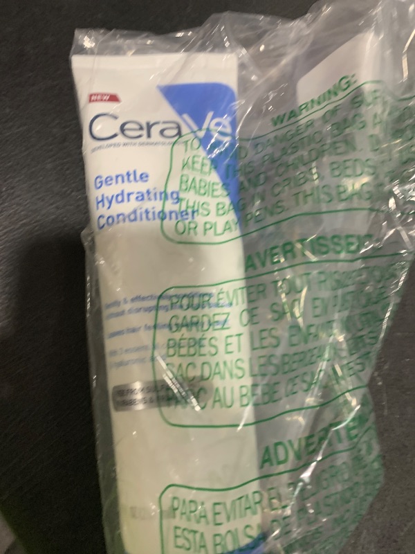 Photo 1 of CeraVe Gentle Hydrating Conditioner, Hair Conditioner With Ceramides, Niacinamide & Hyaluronic Acid, Sulfate Free & Color Safe, Moisturizing Conditioner For All Hair & Scalp Types