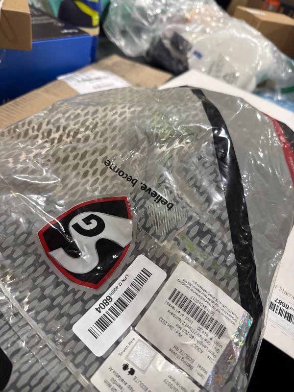 Photo 1 of SG Ecolite Batting Gloves Men RH