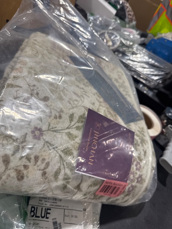 Photo 1 of jinchan Floral Runner Rug 3x8 Washable Kitchen Runner Non-Slip Low-Pile Soft Carpet Runner Botanical Throw Rug for Hallway Entryway Laundry Room Bedroom Pastoral Green