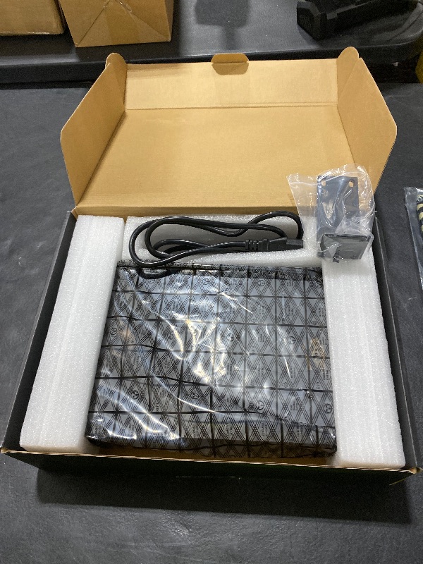 Photo 1 of 8 Port 10G Ethernet Switch Unmanaged,with 8X 10Gb Base-T Ports, NICGIGA 10Gbps Network Switch Easy for 10G NAS,PC,WiFi7 Router,10G Adapter/NIC. Desktop or 19-inch Rack Mount, Plug and Play.
