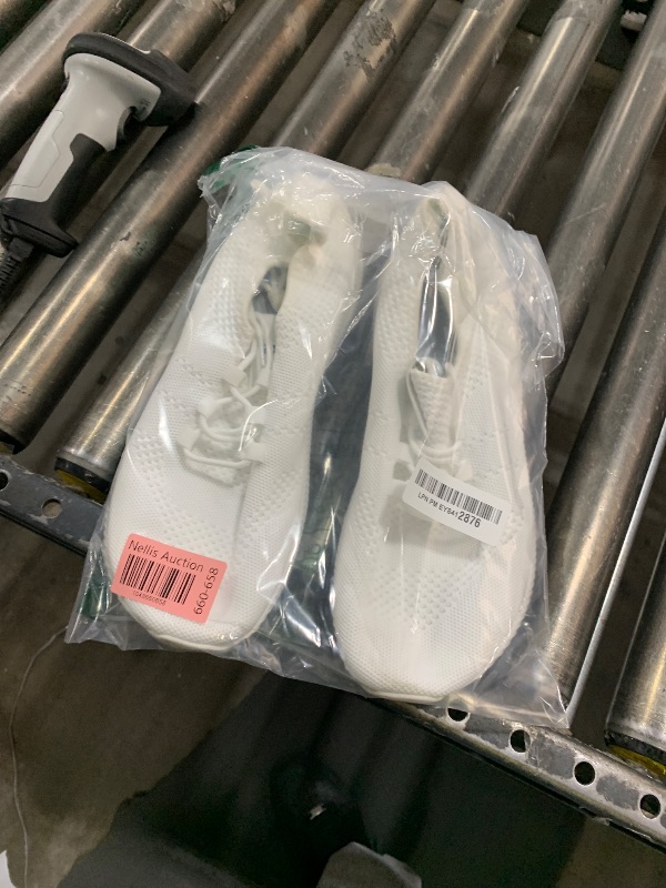 Photo 1 of ZXVX Wide Toe Box Shoes Women Non-Slip Wide Width Sneakers Ultra Light Extra Wide Road Running Shoes for Women Breathable Tennis Walking Gym Workout Trainer 8818 White 43