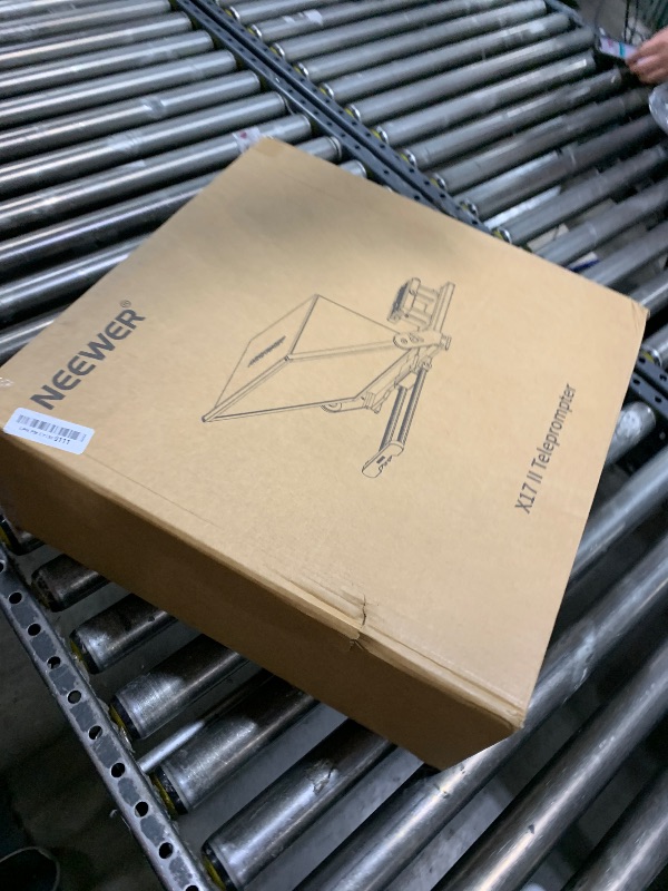 Photo 1 of NEEWER Teleprompter X17 II with RT113 Remote/APP Control, 17" HD Beamsplitter All Metal Frame Upgraded Camera Mount QR Plate Compatible with Manfrotto 501PL iPad iPhone, Max Load 44.1Ib, Assembly Free