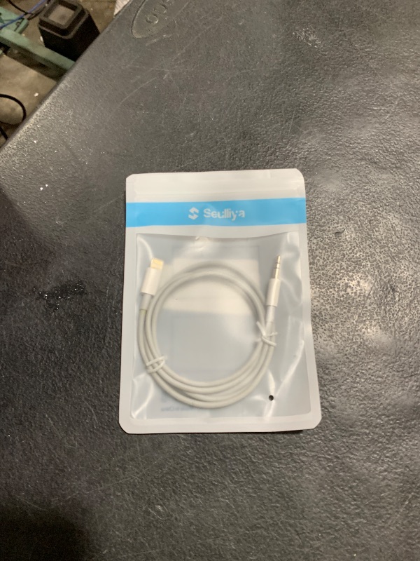 Photo 1 of (Apple MFi Certified) iPhone AUX Cord,Lightning to 1/8 Inch Audio Cable,3.3ft, Headphone Jack Adapter Male Aux Stereo Audio Cable Compatible for iPhone 14/13/12/11/XR/X/8/7 (White)